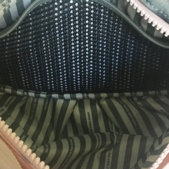 Lululemon Wamo Camo Go Lightly Bag - Picture 11 of 16